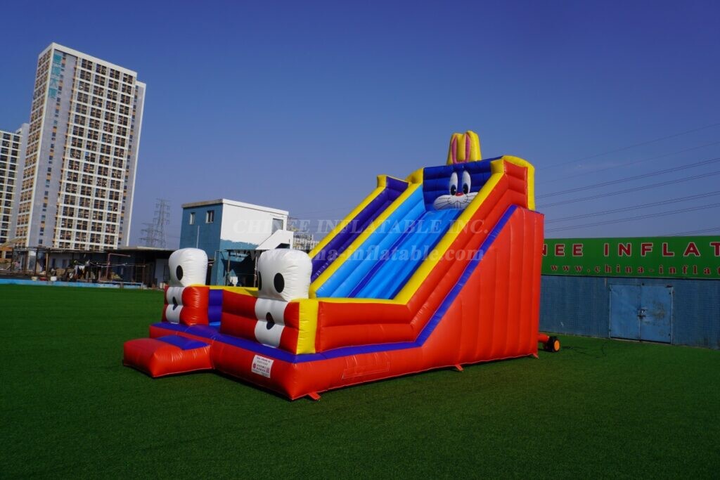 T8-108 Looney Tunes Inflatable Slides