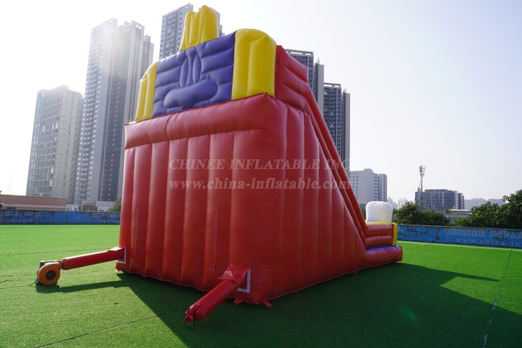 T8-108 Looney Tunes Inflatable Slides