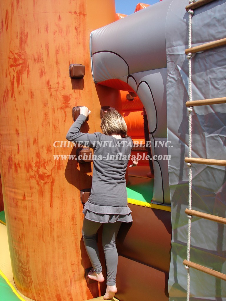 T6-703 Fort Apache Jeu Inflatable 15M