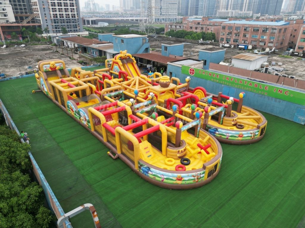 CR2-163 Winnie the Pooh Theme Challenging Run Giant Inflatable Obstacle Courses