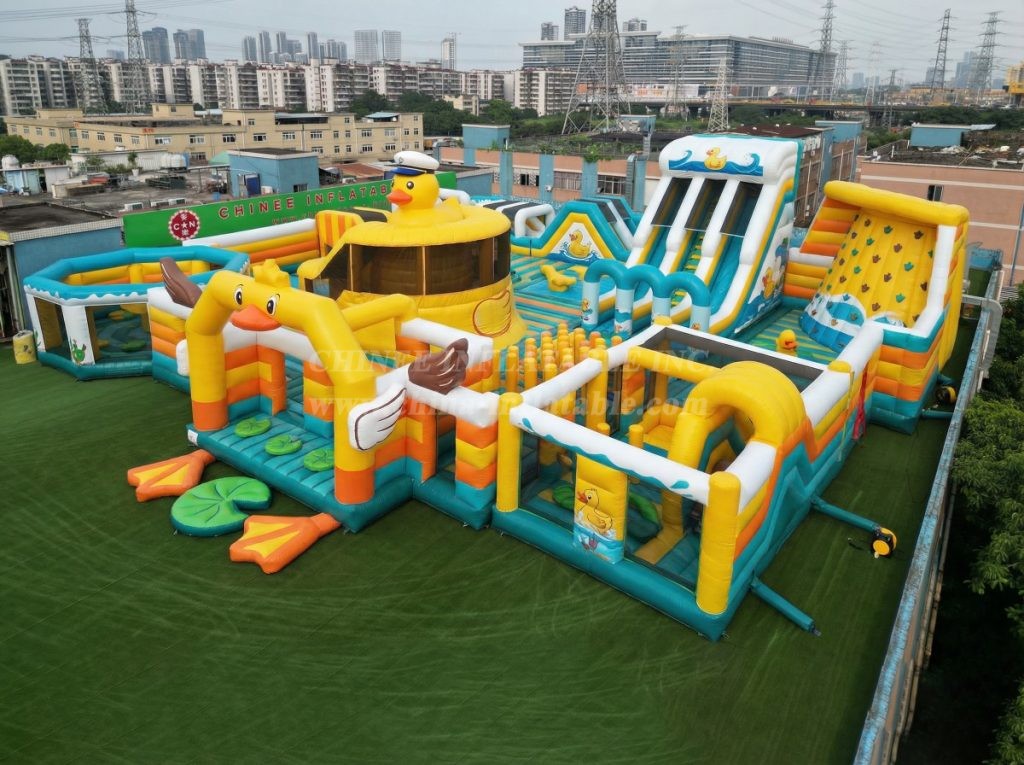 GF3-142 Duck Theme Inflatable Park