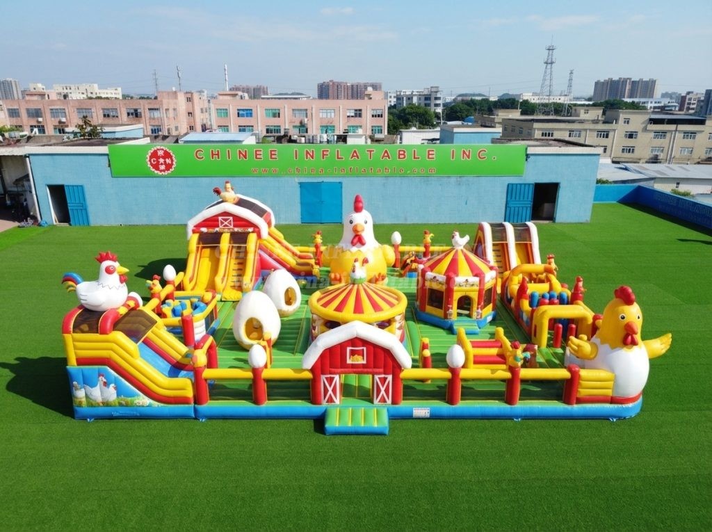 GF3-519 Chicken Theme Inflatable Park