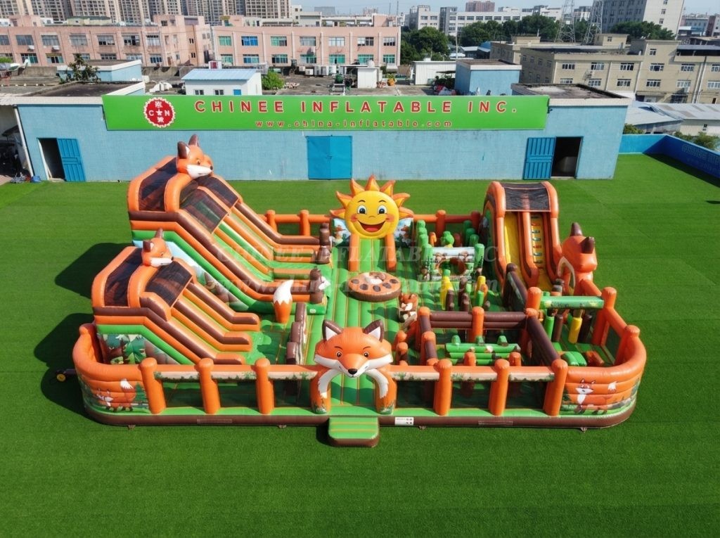 GF3-533 Fox Theme Inflatable Park