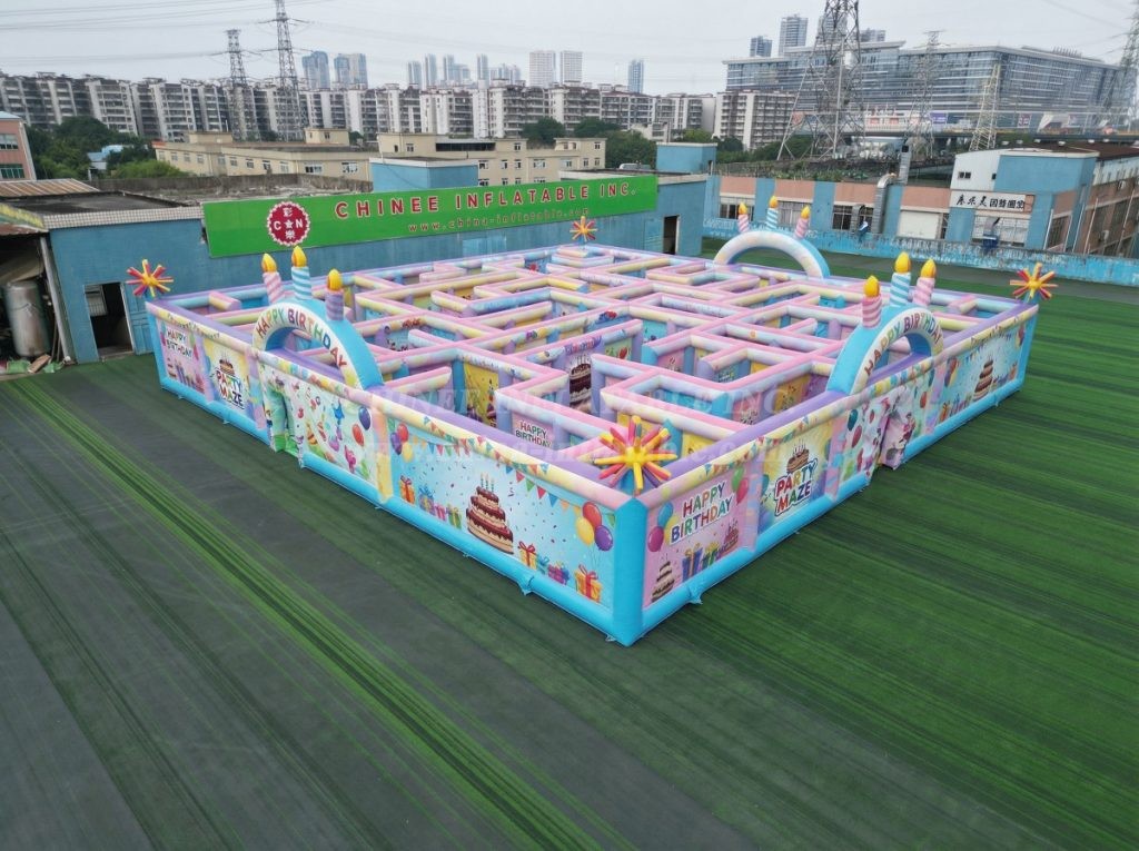 MAZE1-17 Birthdays Theme Inflatable Maze