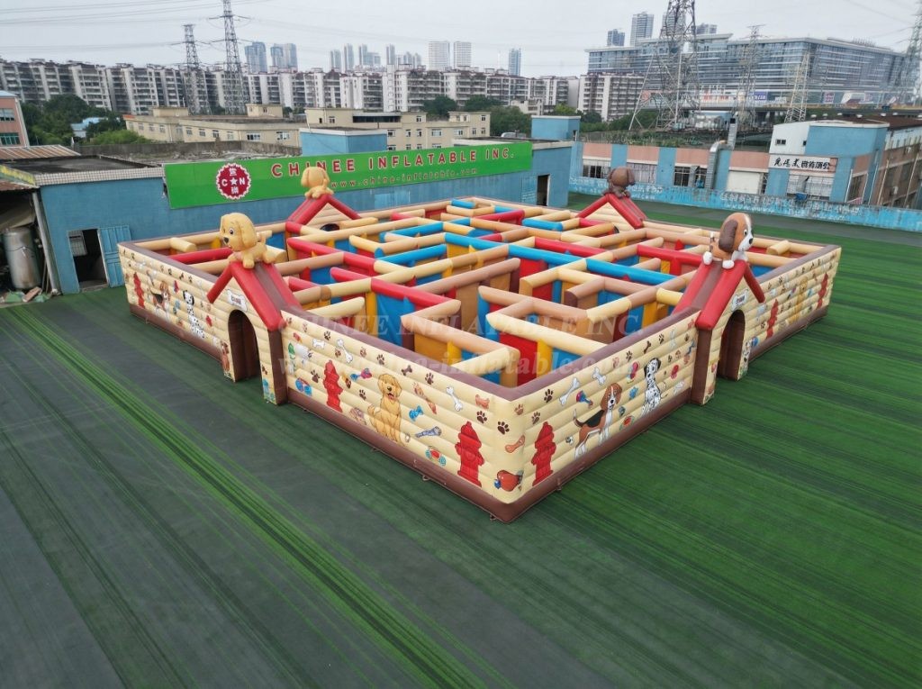 MAZE1-41 Dog Theme Inflatable Maze