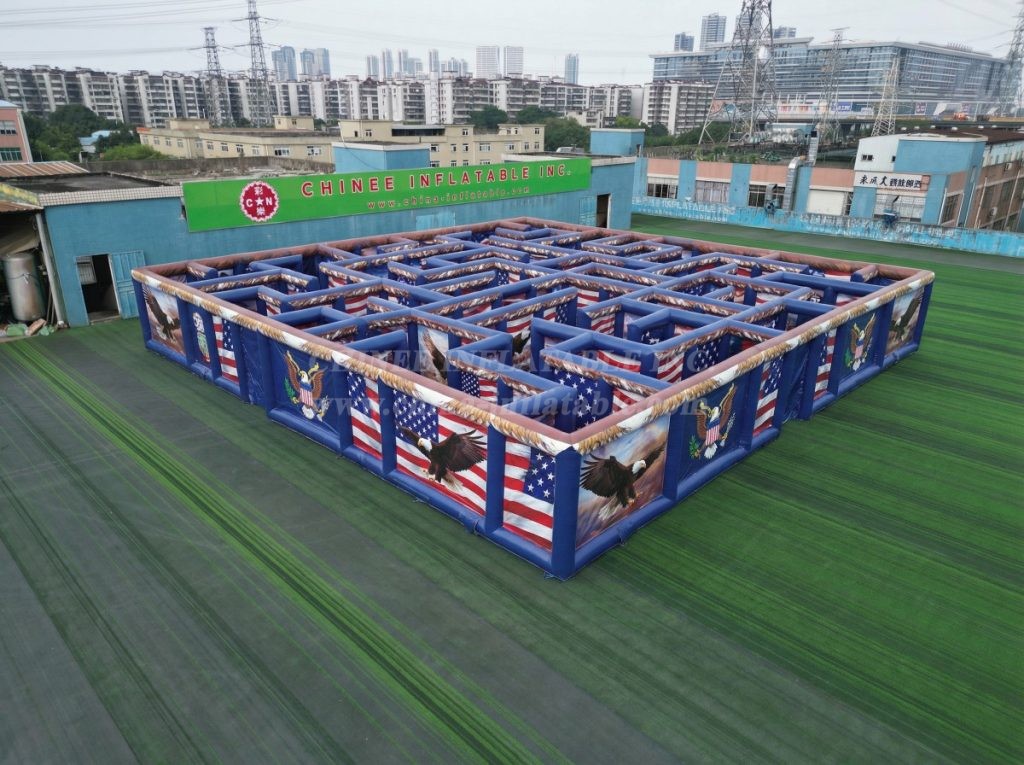 MAZE1-49 Eagle Theme Inflatable Maze