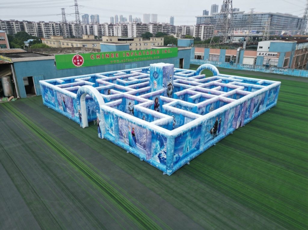 MAZE1-61 Frozen Theme Inflatable Maze