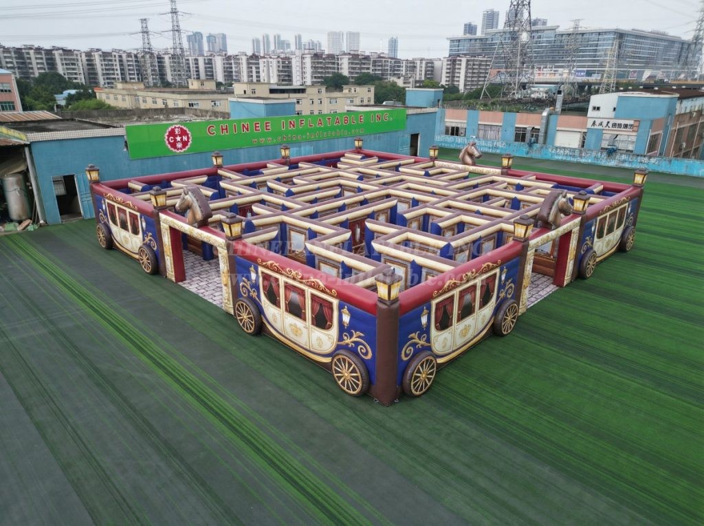 MAZE1-72 Horse Carriage Theme Inflatable Maze