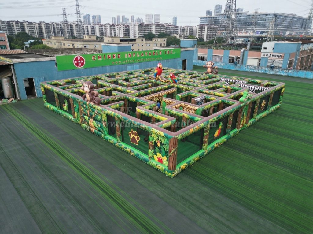 MAZE1-76 Jungle Theme Inflatable Maze