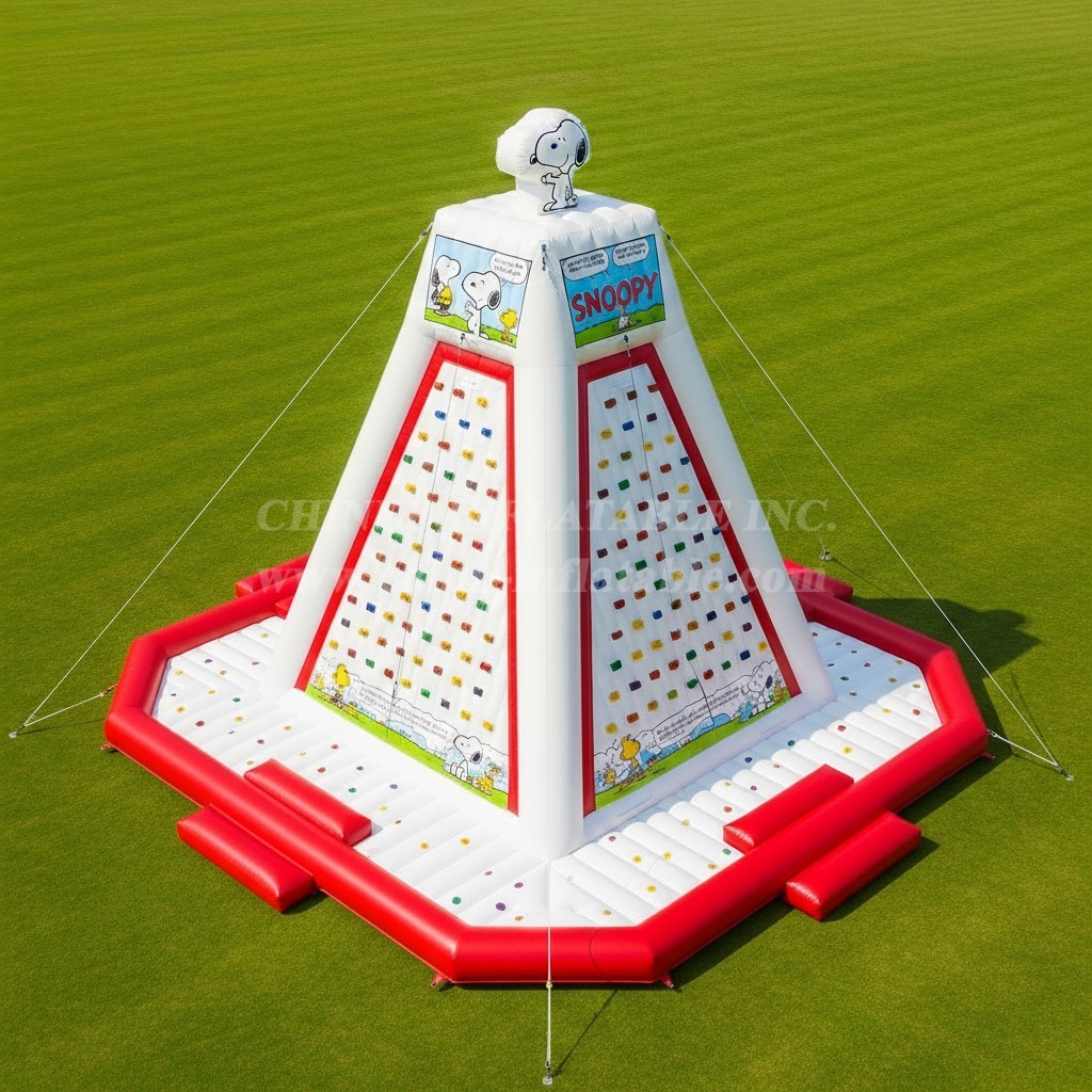 T11-4373 Snoopy Theme Inflatable Climbing Wall