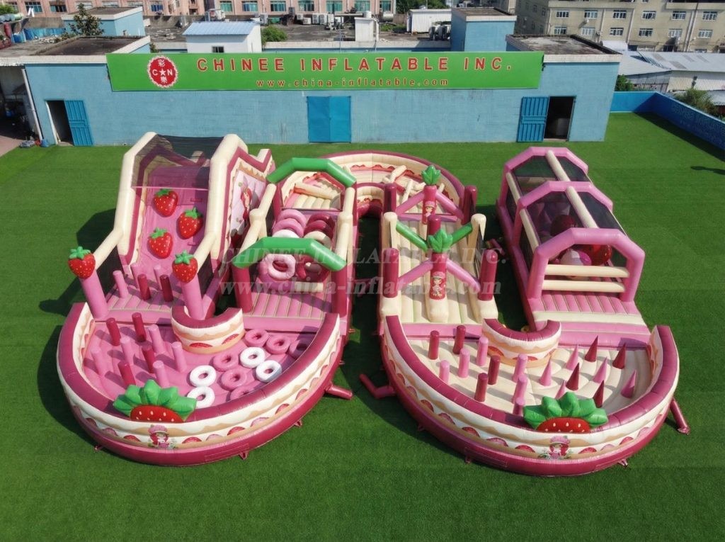 CR2-759 Strawberry Shortcake Theme Ginat Inflatable Obstacle Courses Challenging Run