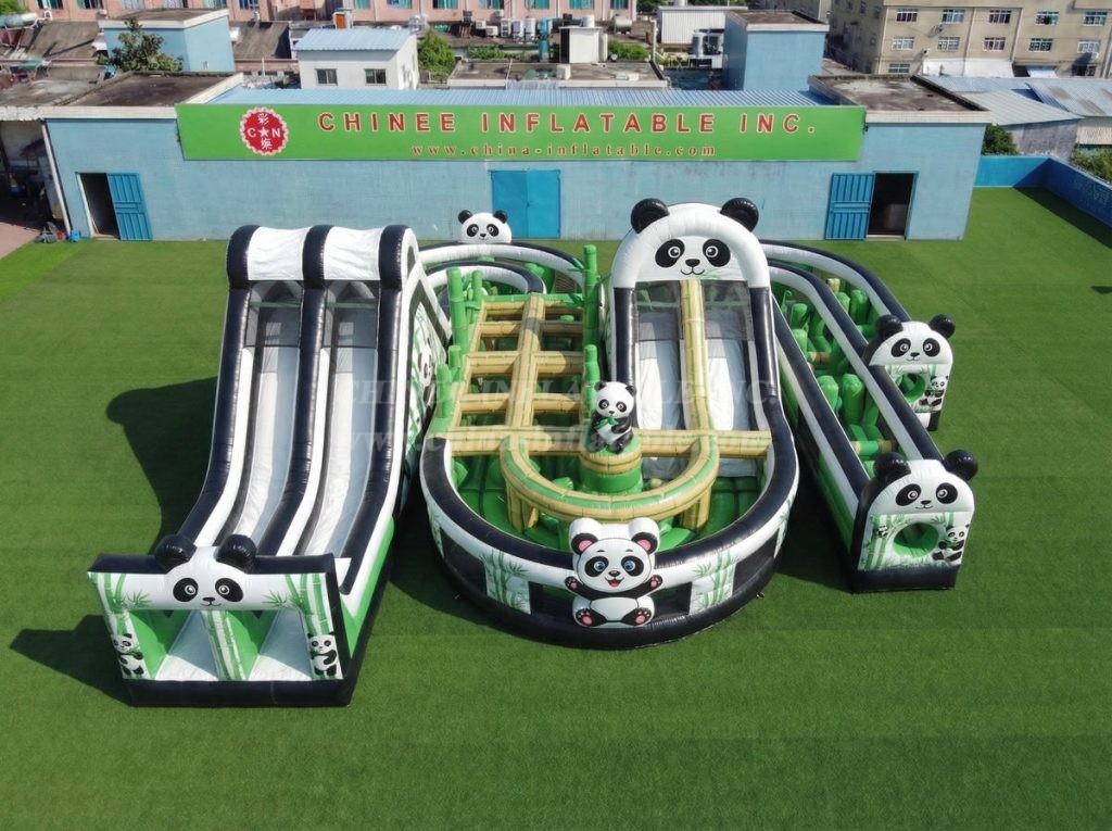 CR2-819 Panda Theme Giant Inflatable Obstacle Courses Challenging Run