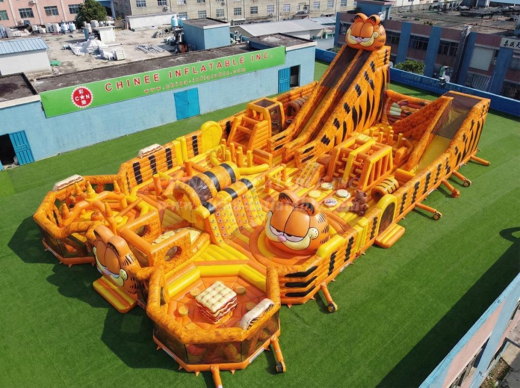GF3-1069 Garfield Theme Inflatable Park