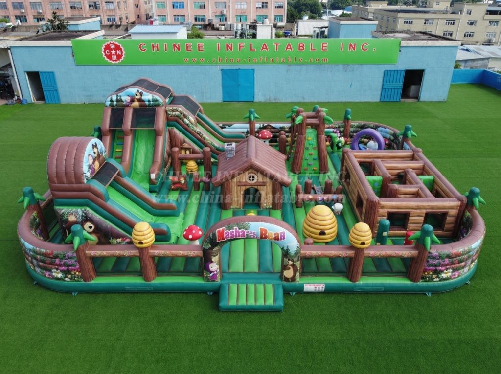 GF3-1361 Masha And The Bear Theme Inflatable Park