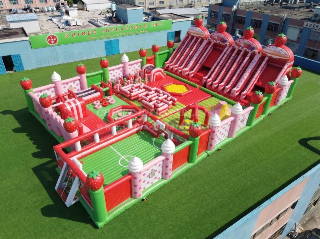 GF3-687 Strawberry Shortcake Theme Giant Inflatable Park