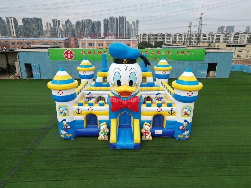 T5-3161 Donald Duck Theme Inflatable Castle