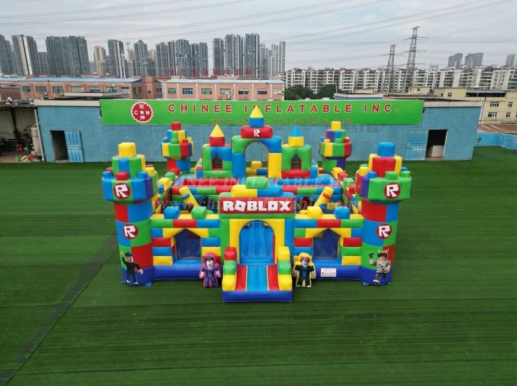 T5-3200 Roblox Theme Inflatable Castle