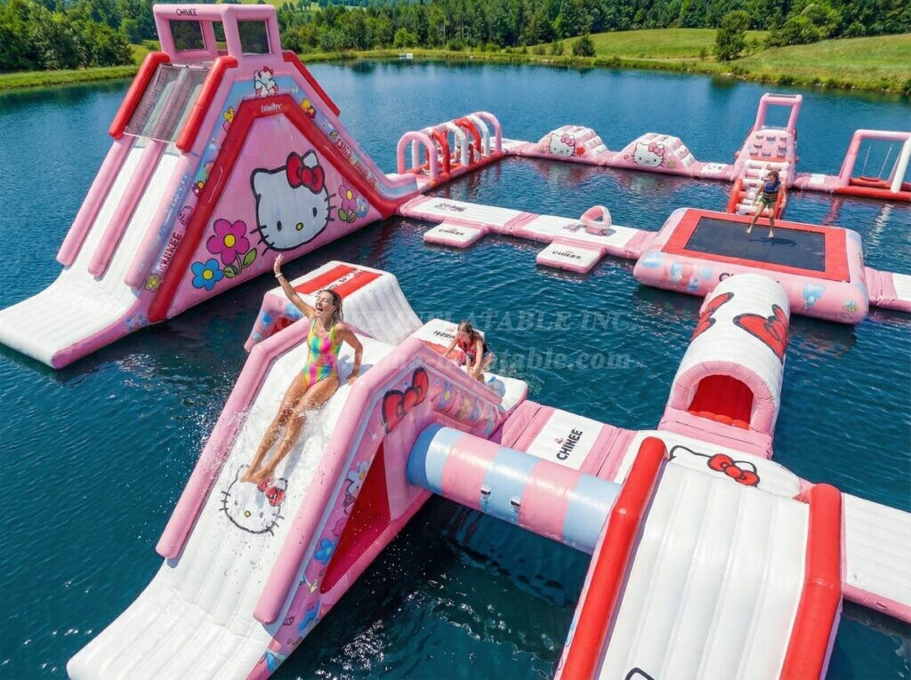 S615 Hello Kitty Theme Inflatable Water Park