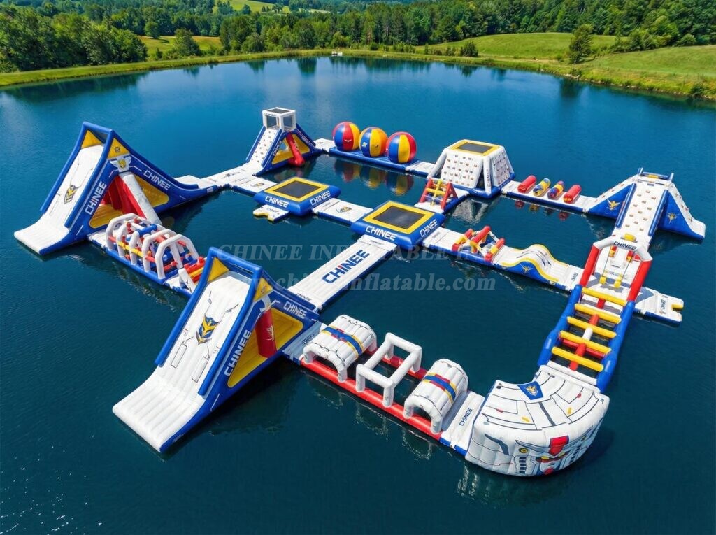 S687 Gundam Theme Inflatable Water Park