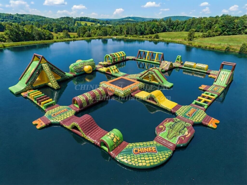 S721 Crocodile Theme Inflatable Water Park
